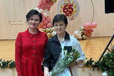 Оренбургская школа отметила 65-летие